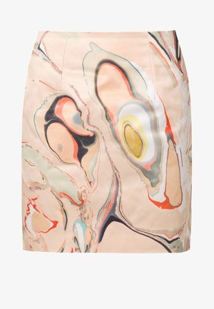 Jupe longueur genou en tissu doux, arborant un motif marbré abstrait dans des tons de pêche doux, d'orange et de verts atténués, avec une texture lisse.