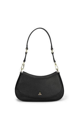 Schwarze Schultertasche aus strukturiertem Leder mit abnehmbarem Riemen und goldfarbenen Beschlägen, mit kleinem Logo in der Mitte vorne.