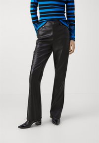 DKNY BOREUM PANTS - Nadrágok - black