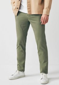 Next SLIM FIT STRETCH - Pantaloni chino - sage green