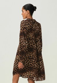 Next MIDI - Hverdagskjole - brown leopard print