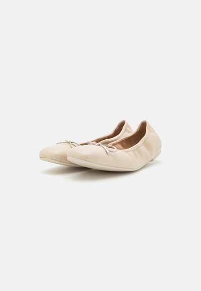 Stuart Weitzman BARDOT BOW FLAT - Balerina cipők - oat