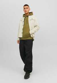 Jack & Jones JCOCLASSIC  oliwkowy