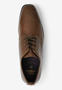 Next Elegantsed paeltega jalatsid - tan