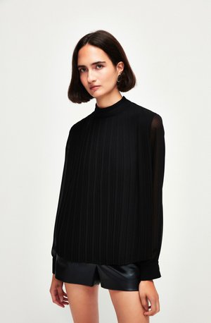 PLEATED BLOUSE, - Bluse - black