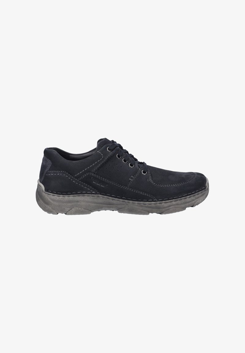 Chaussures décontractées noires pour hommes avec une tige texturée, bout rond, lacets et semelle extérieure en caoutchouc épaisse avec des accents de couture visibles.
