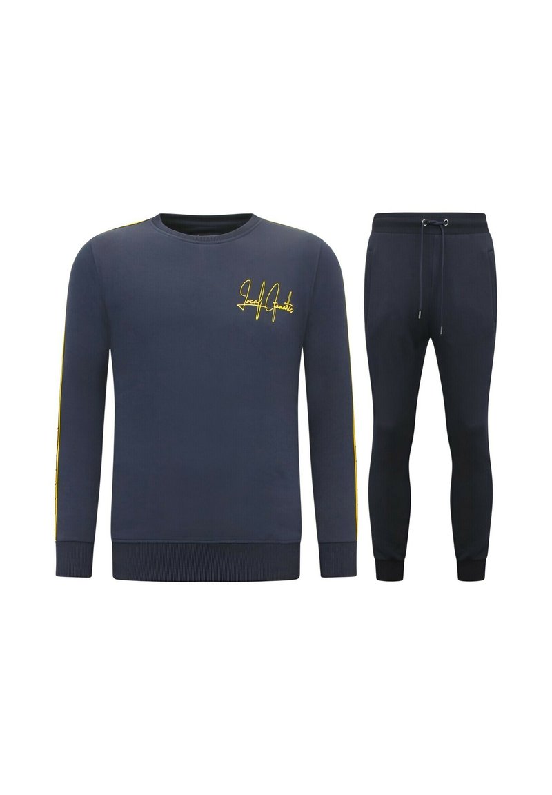 Marine sweatshirt met een geel logo en zijkanten, gecombineerd met bijpassende marine joggers. Gemaakt van een katoenmix, met geribbelde manchetten en een tailleband.