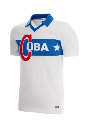 Wit shirt met blauwe kraag, blauwe borstband, rood omlijnd "CUBA"-tekst en een witte ster naast de tekst op de borst.