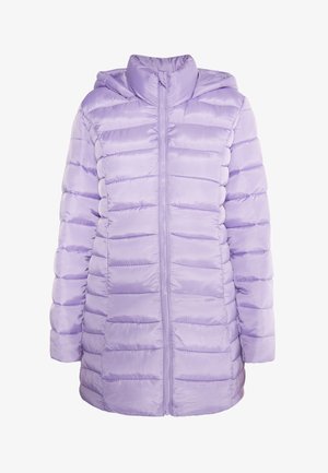 Lila Pufferjacke mit Kapuze, ausgestattet mit einem gesteppten Design, durchgehendem Reißverschluss und einem leichten, glänzenden Material.