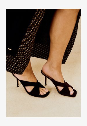 BOSS, CHARLIZE - Šľapky na opätku - dark brown
