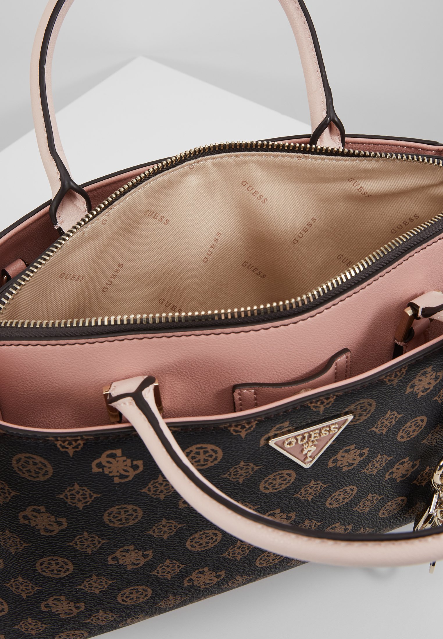 maddy girlfriend satchel