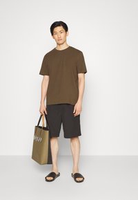 BOSS TCHUP - T-shirt básica - dark green