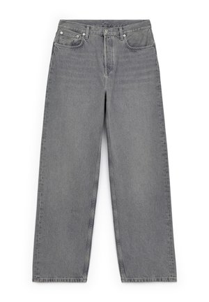 Graue weit geschnittene Jeans aus Denim mit klassischem Fünf-Taschen-Design, Metallknopfverschluss und schlichten genähten Details.