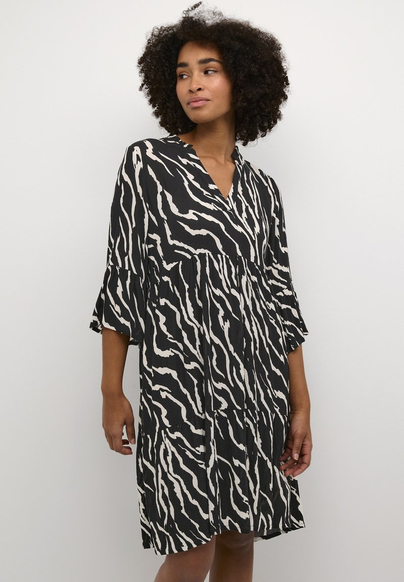 Kaffe - HERA AMBER PRINTED - Jurk - black   antique zebra print, Vergroten