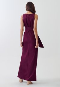 TUSSAH MAVIS  - Vestido largo - plum