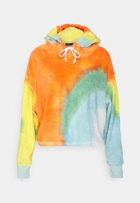 Felpa con cappuccio tie-dye in tonalità arancioni, gialle, verdi e blu; realizzata in tessuto morbido con cappuccio regolabile tramite coulisse e logo ricamato sul petto.