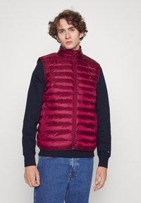 Tommy Hilfiger PACKABLE VEST - Weste - deep rouge