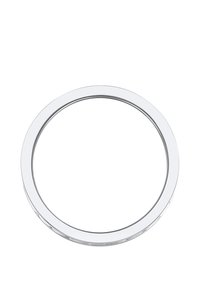 Cirkulärt glasbord med en tunn silvermetallkant, slät yta och klar finish. Minimalistisk design, passar för modern inredning.