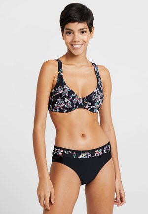 Černé bikiny s květinovým vzorem v růžové, modré a zelené barvě. Vrchní část má design s twist efektem; spodní část má vzorovaný pas. Hladká textura.