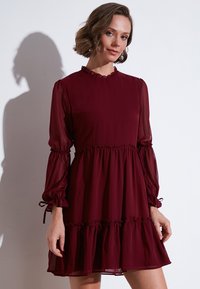 LELA REGULAR FIT - Koktel haljina / svečana haljina - bordeaux