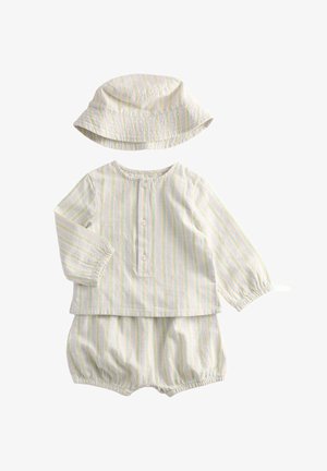 Kleinkind-Outfit-Set mit gestreiftem Button-Down-Hemd mit langen Ärmeln, passenden Bloomers und Eimerhut in Off-White mit gelben und blauen Streifen.