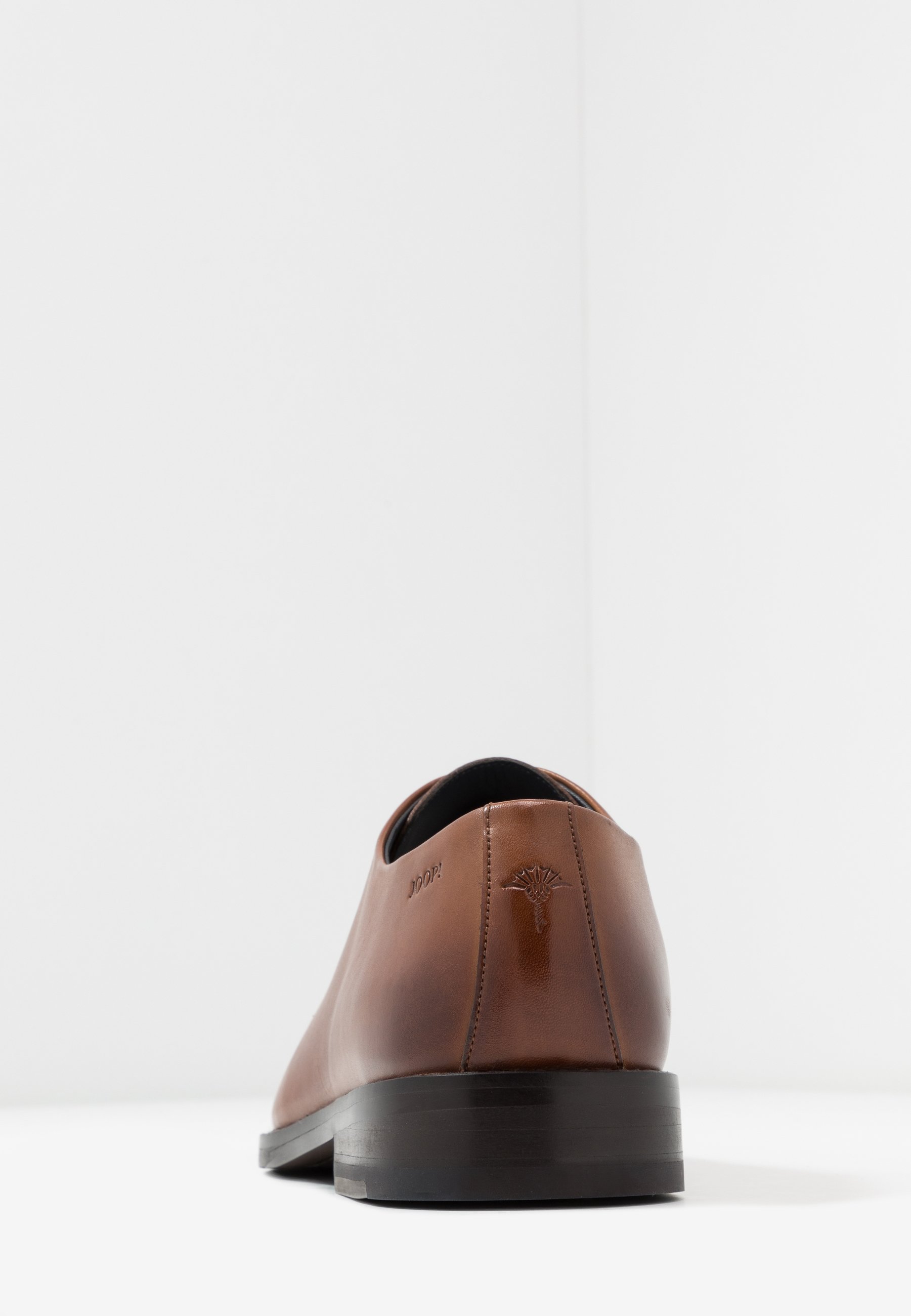 JOOP! PHILEMON PISTA LACE UP Pensko med snøring cognac Ted Baker TRIFP Pensko med snøring tan Zalando.no