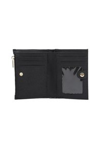 Portafoglio bi-fold nero realizzato in materiale sintetico testurizzato. Presenta numerosi scomparti per carte, una finestra trasparente per l'ID e una chiusura a scatto.