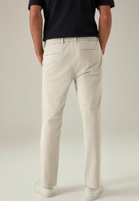Next SLIM FIT ELASTICATED WAIST - Nohavice - light stone