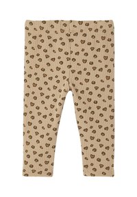 Beige Rippstrick-Kinderyogahosen mit braunem und schwarzem, herzförmigen Leopardenmuster, elastischem Taillenbund und knöchellanger Passform.