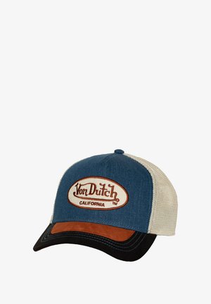 Casquette en denim bleu avec un dos en filet beige, présentant une visière en cuir marron et un patch logo brodé avec "Von Dutch, California."