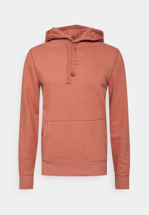 Sweat à capuche terracotta à manches longues avec poche kangourou devant et capuche à cordons, présenté sur un fond uni.
