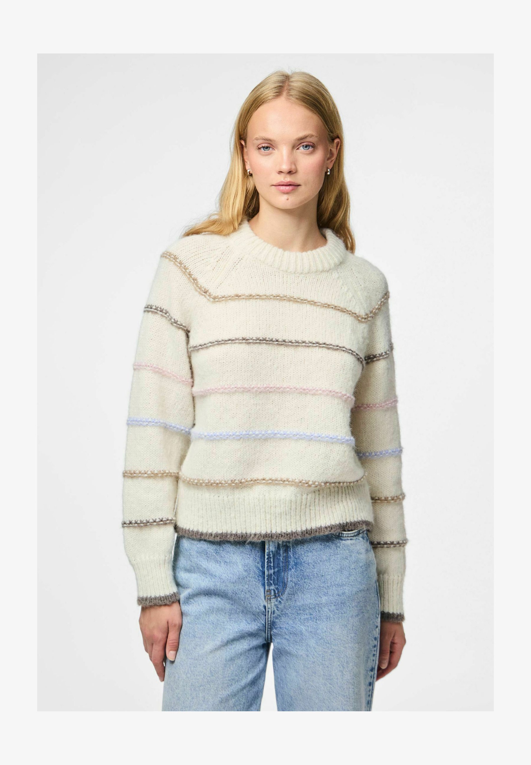 Pieces Strickpullover »PCMALOU LS O-NECK CUTLINE KNIT NOOS BC
