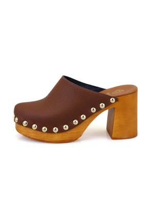 Clogs - brown