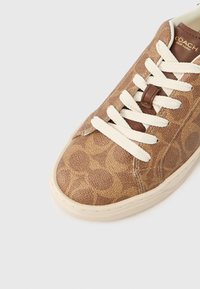 COACH HIGH LINE - Sneakers low - brown khaki