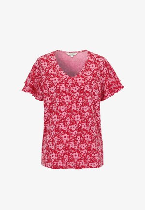 Rød og lyserød blomsterprint kortærmet bluse med V-hals og let flæsedetalje på ærmerne, vist mod en hvid baggrund.