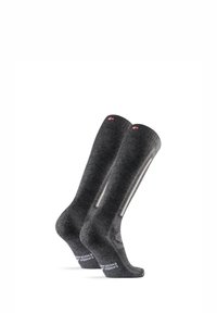 Calcetines hasta la rodilla en gris oscuro, hechos de una mezcla de lana, con un patrón a rayas y talón reforzado. Acento de la bandera canadiense en la parte superior.