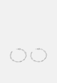 Boucles d'oreilles en argent en forme de créoles avec un design torsadé, dotées d'une finition polie et d'une fermeture à poussoir. Mesurent environ 3 cm de diamètre.