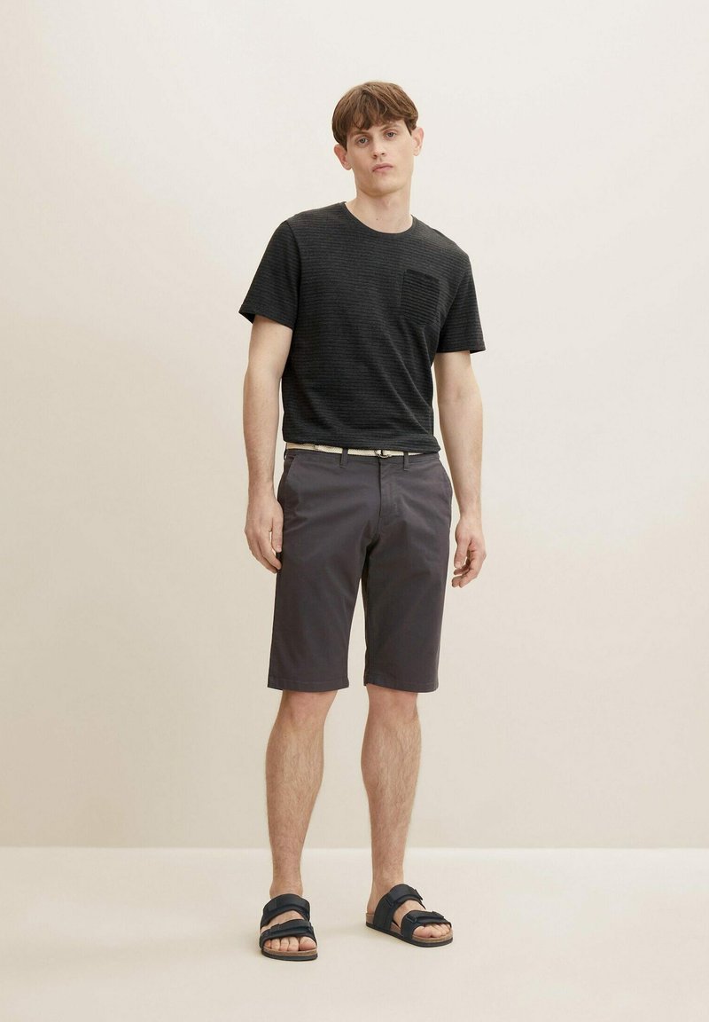 Herren Chino Shorts | TOM TAILOR Shorts tarmac grey/grau - TC44804 Herren Chino Shorts | TOM TAILOR Shorts tarmac grey/grau - TC44804