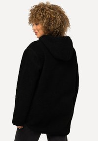 Ulla Popken Giacca in pile - black