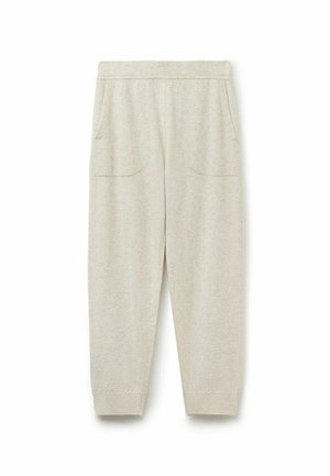Jasnoszare dresy wykonane z miękkiego materiału, z dwoma frontowymi kieszeniami, zwężanymi nogawkami i elastycznym pasem. Swobodny design z gładką teksturą.