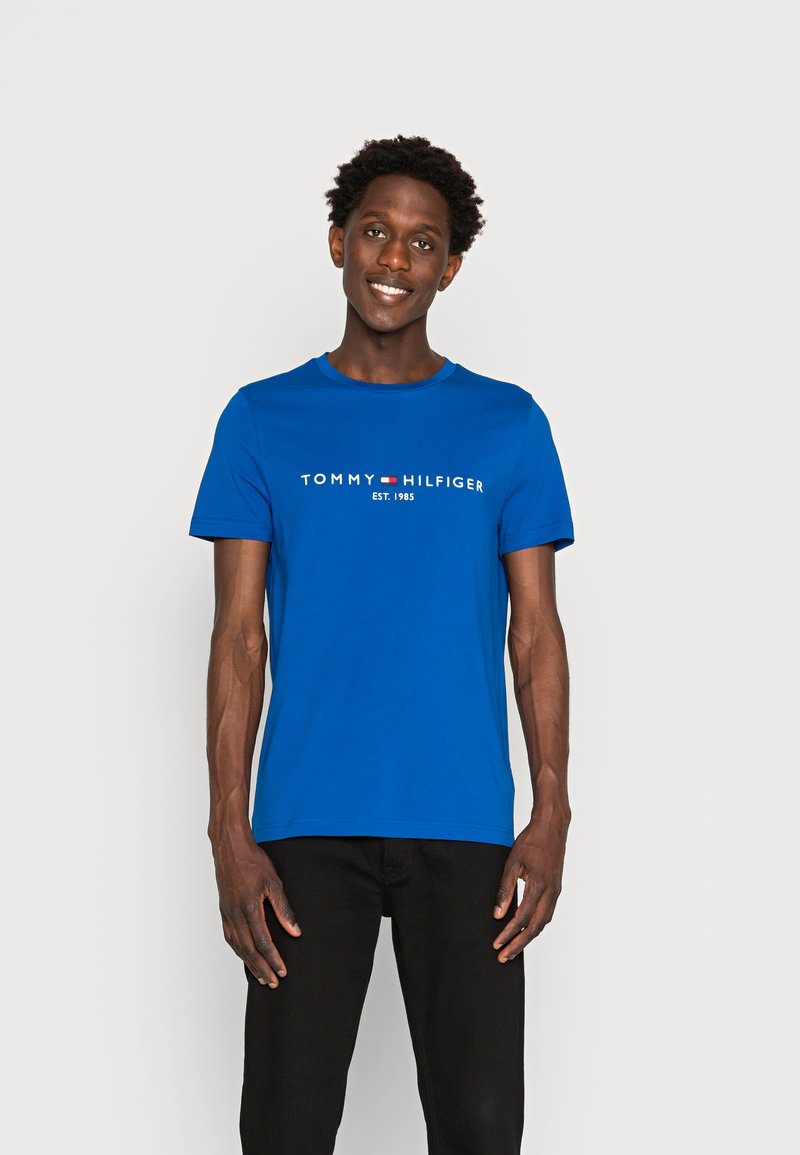 Tommy Hilfiger TOMMY LOGO TEE - T-shirt estampada - greek isle blue