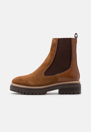 Bottines à plateau - cognac