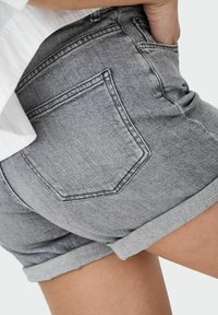 ONLY ONLJOSEPHINE STRETCH NOOS - Short en jean - medium grey denim