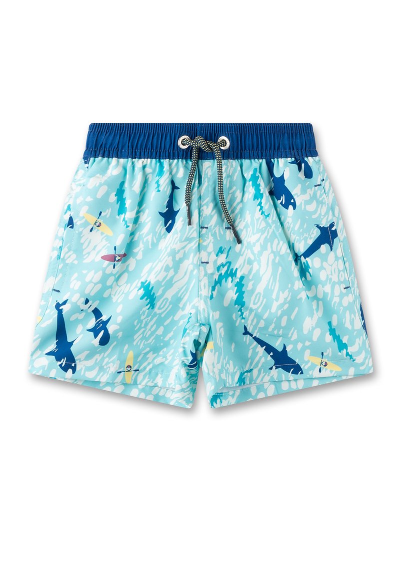 Costumi da bagno in tessuto azzurro chiaro con stampa di squali e tavole da surf, vita elasticizzata con cordoncino, e tasche laterali.