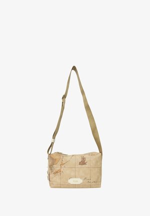 Borsa crossbody beige con design di mappa vintage, dotata di una zip dorata, di forma piatta e di una tracolla in tessuto regolabile.