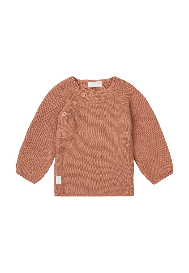 Rustfarvet strikket sweater med lange ærmer, rund halsudskæring og tre-knap lukning på venstre skulder. Strukturen er blød og behagelig.