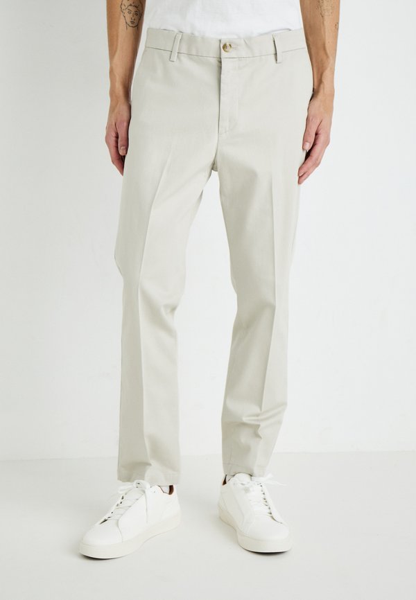 SIGNATURE STAIN DEFENDER - Chino - cloud