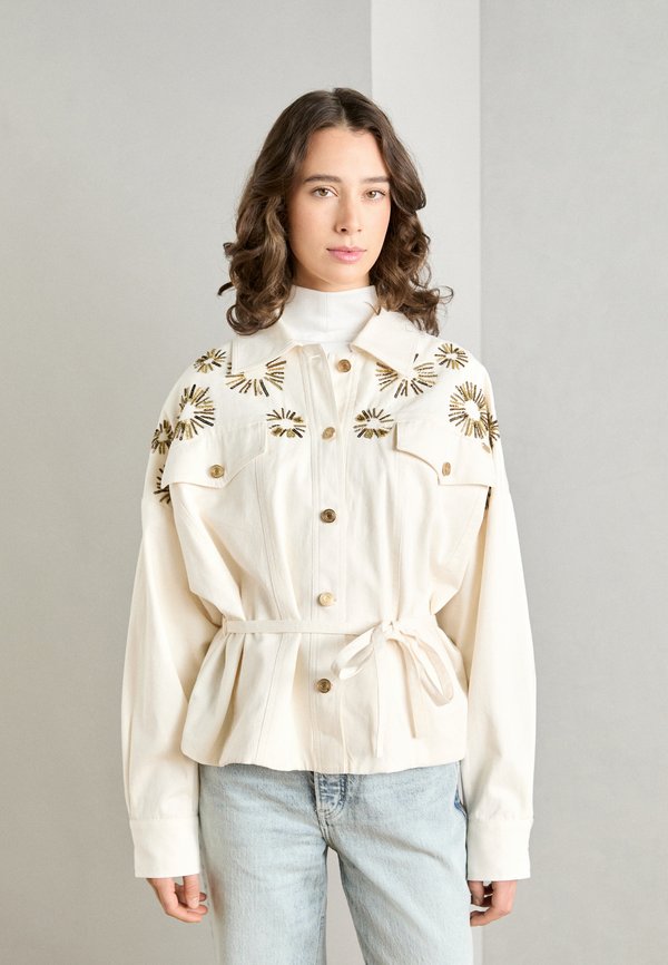 EMBELLISHED BELTED TRUCKER JACKET - Leichte Jacke - soft ice