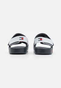 Tommy Hilfiger JOEL - Sandały