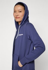 Champion GRAPHIC FULL ZIP HOODIE - Majica s kapuljačom i patentnim zatvaračem - dark blue